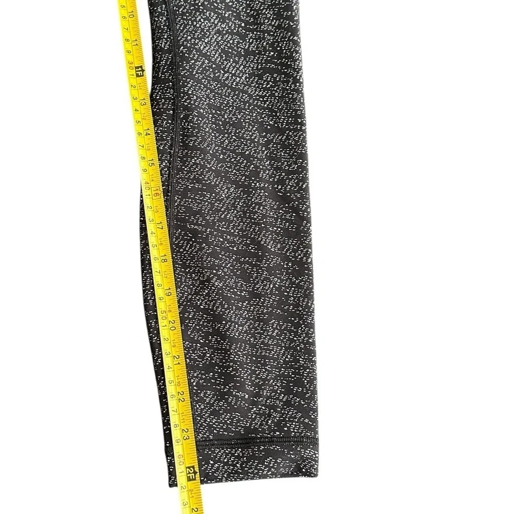Lululemon Wunder Under black pattern Warmer style s 4